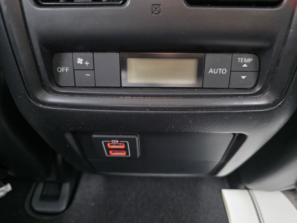 2018 Nissan Pathfinder Image 16