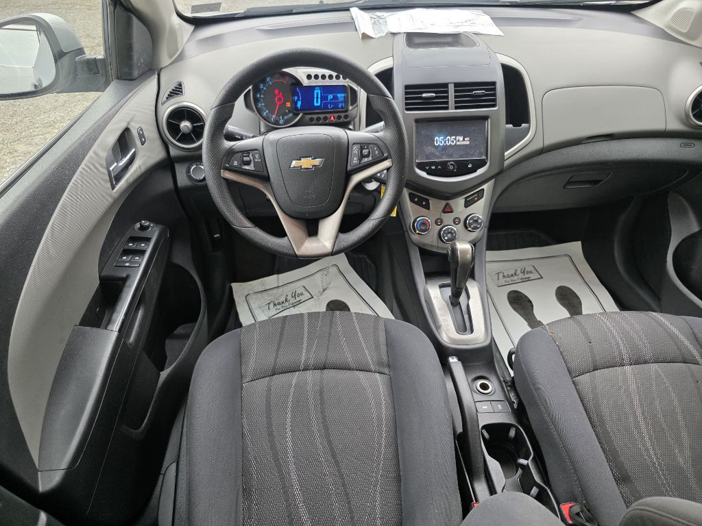 2016 Chevrolet Sonic Image 14