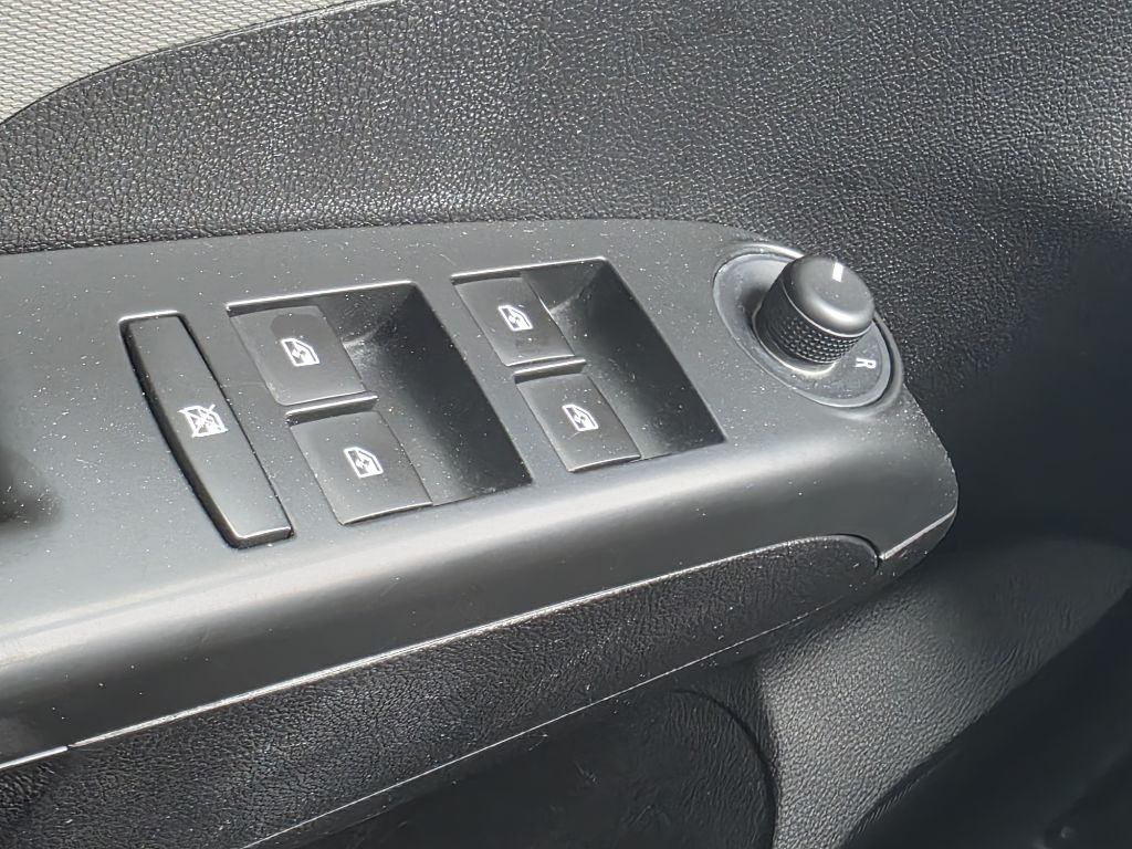 2016 Chevrolet Sonic Image 21