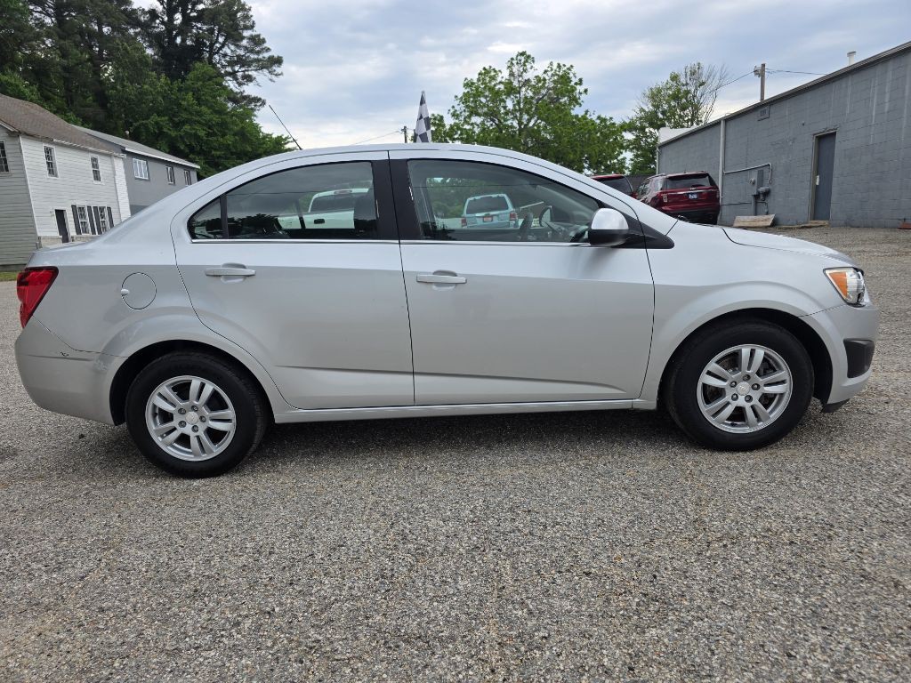 2016 Chevrolet Sonic Image 7