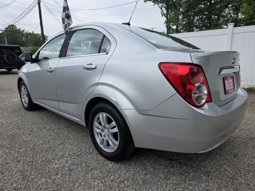 2016 Chevrolet Sonic Image 8