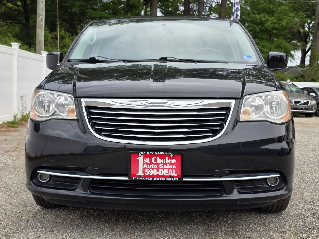 2014 Chrysler Town & Country Image 5