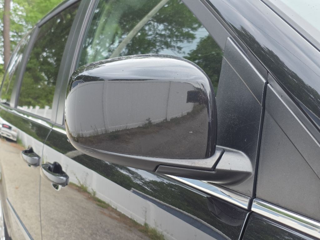 2014 Chrysler Town & Country Image 12