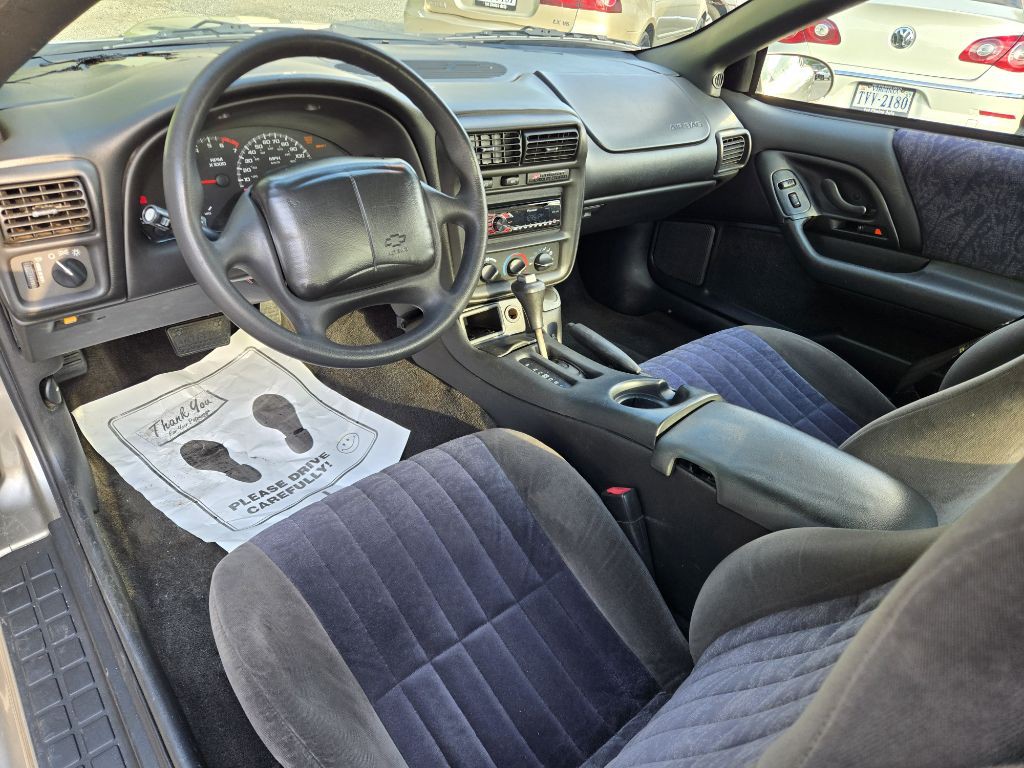 2002 Chevrolet Camaro Image 13
