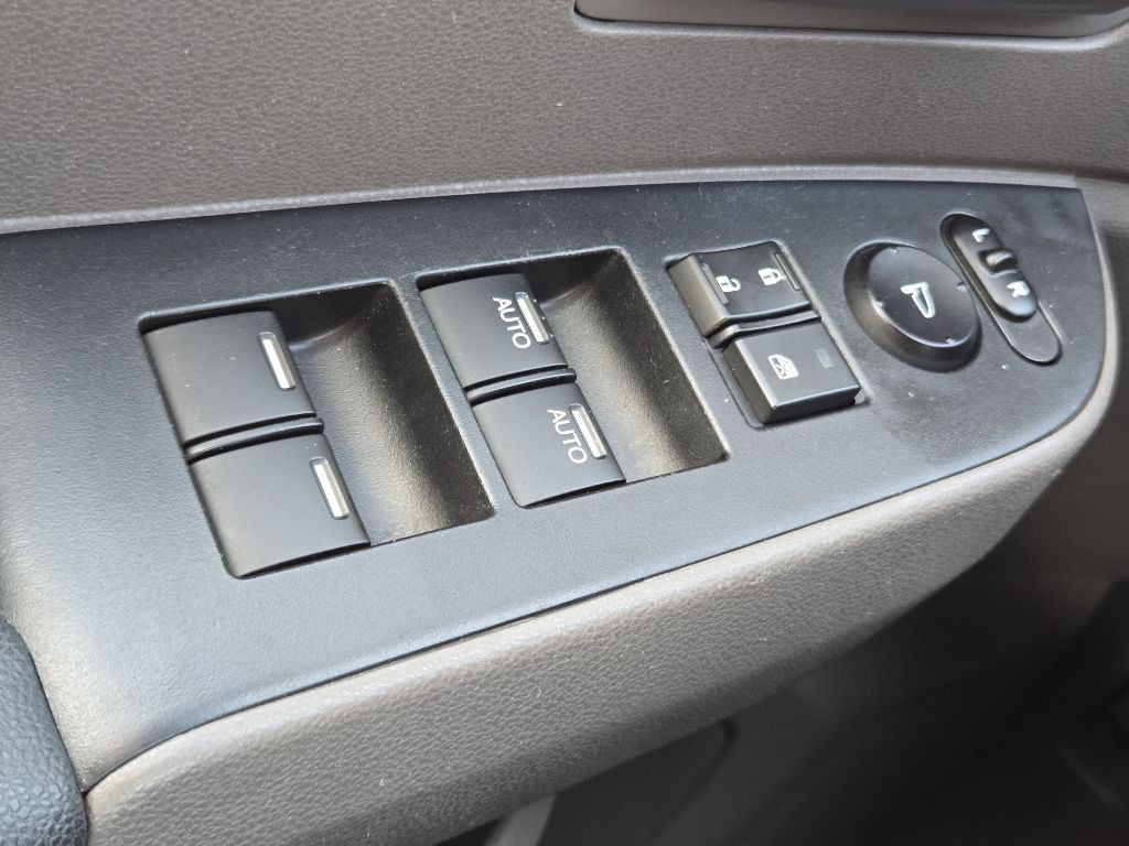 2013 Honda Odyssey Image 23