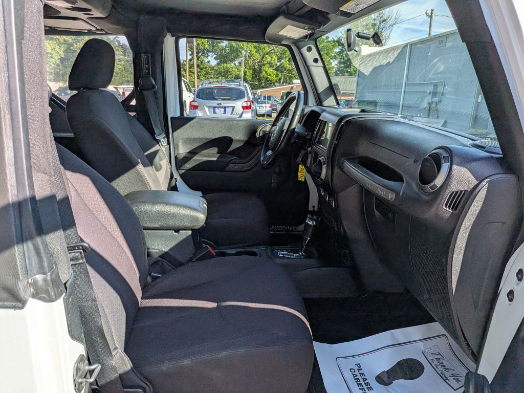 2015 Jeep Wrangler Image 12