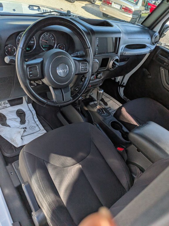 2015 Jeep Wrangler Image 13