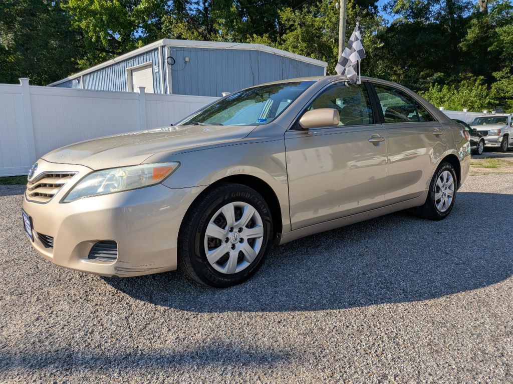 2010 Toyota Camry Image 1