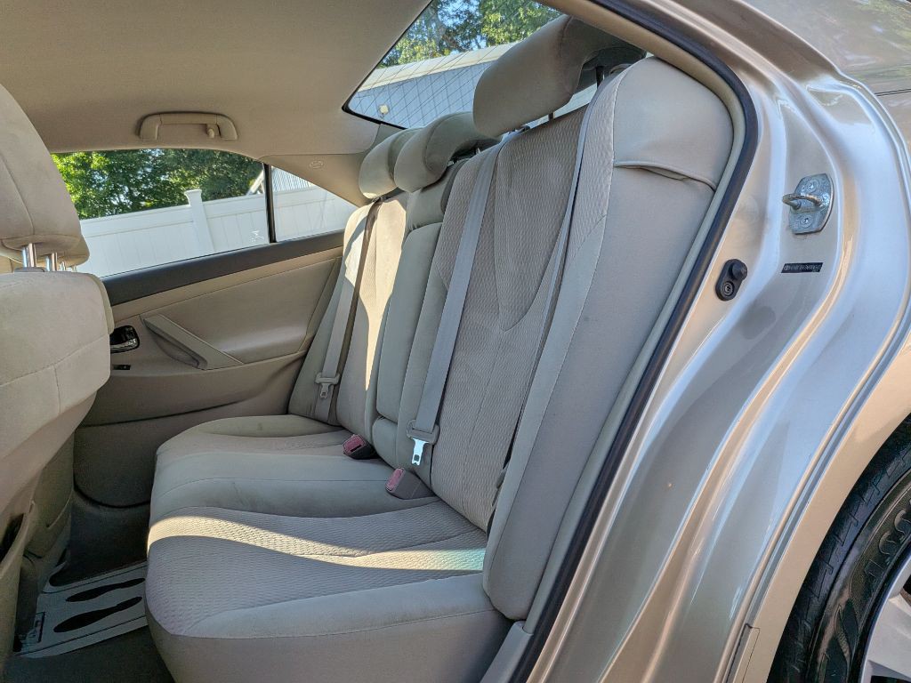 2010 Toyota Camry Image 10