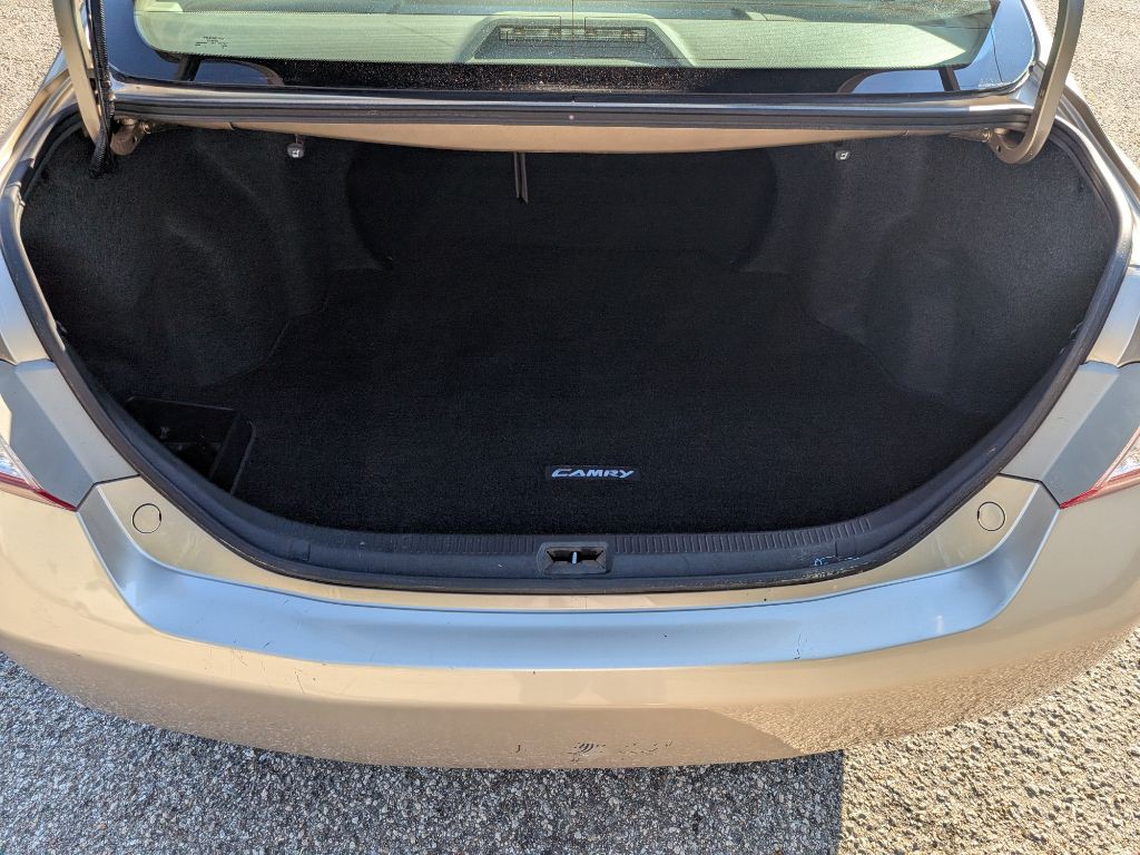 2010 Toyota Camry Image 14