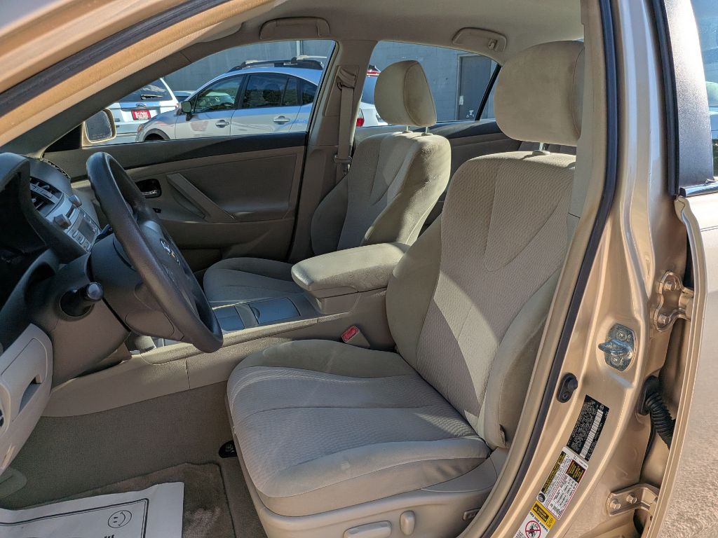 2010 Toyota Camry Image 19