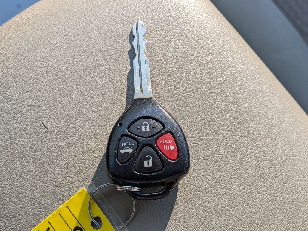 2010 Toyota Camry Image 23