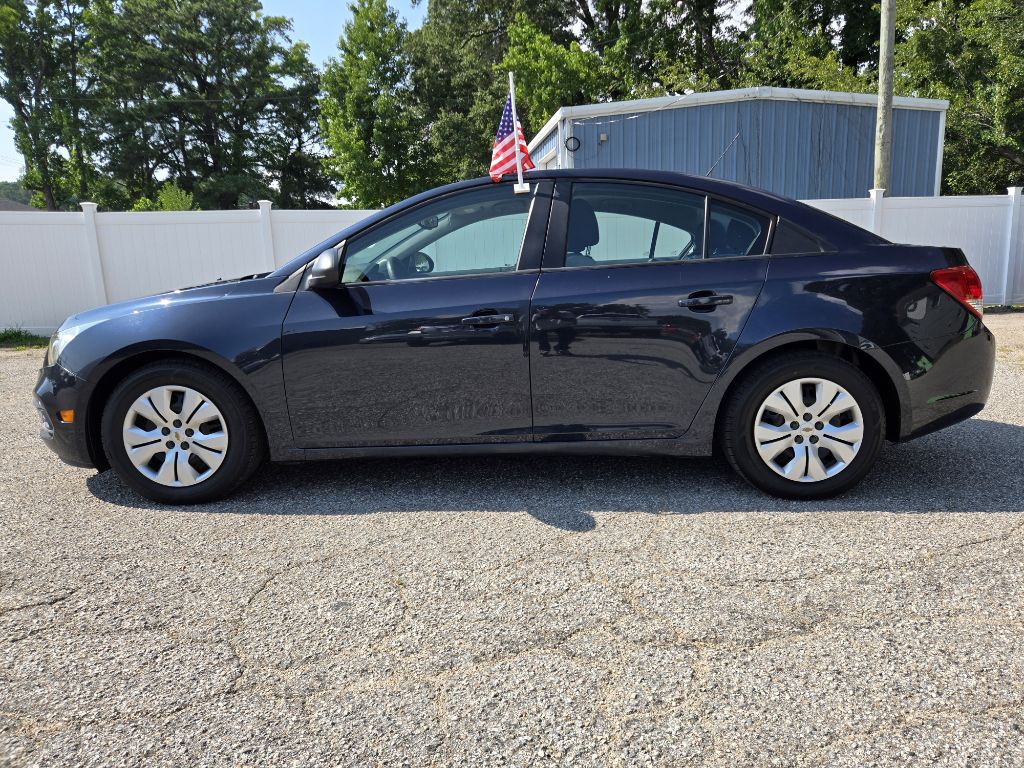 2016 Chevrolet Cruze Image 2