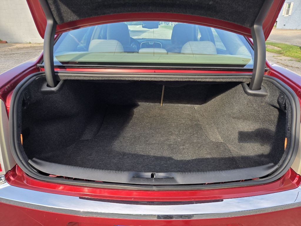 2012 Chrysler 300 Image 11