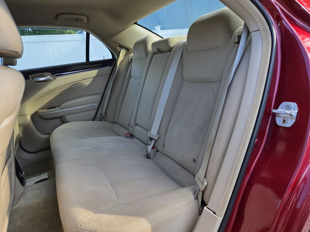 2012 Chrysler 300 Image 13