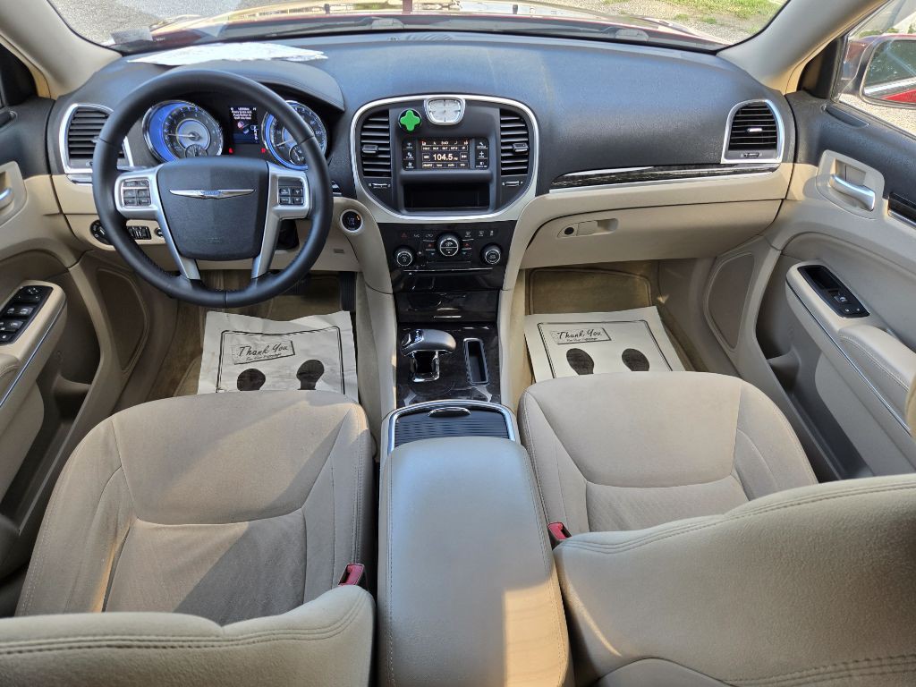 2012 Chrysler 300 Image 14