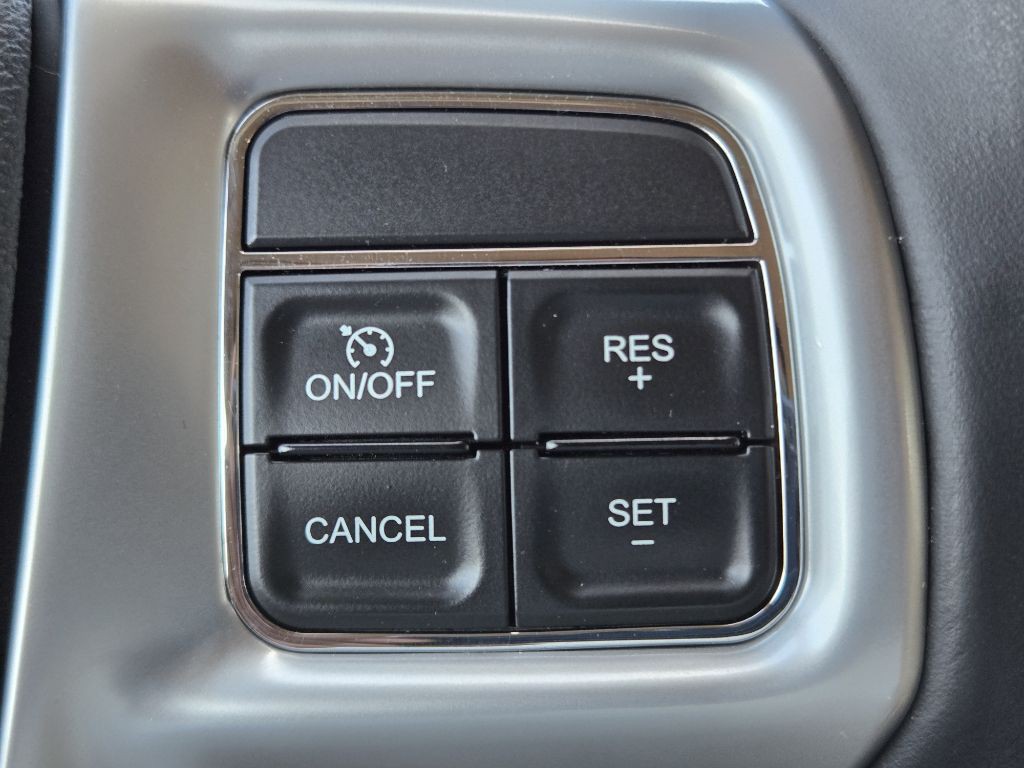 2012 Chrysler 300 Image 21