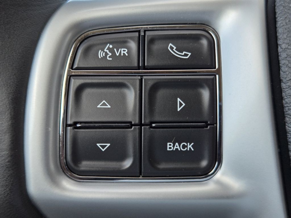 2012 Chrysler 300 Image 22