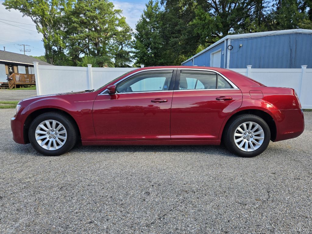 2012 Chrysler 300 Image 2