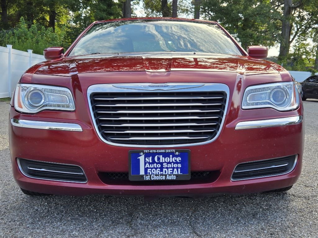2012 Chrysler 300 Image 5