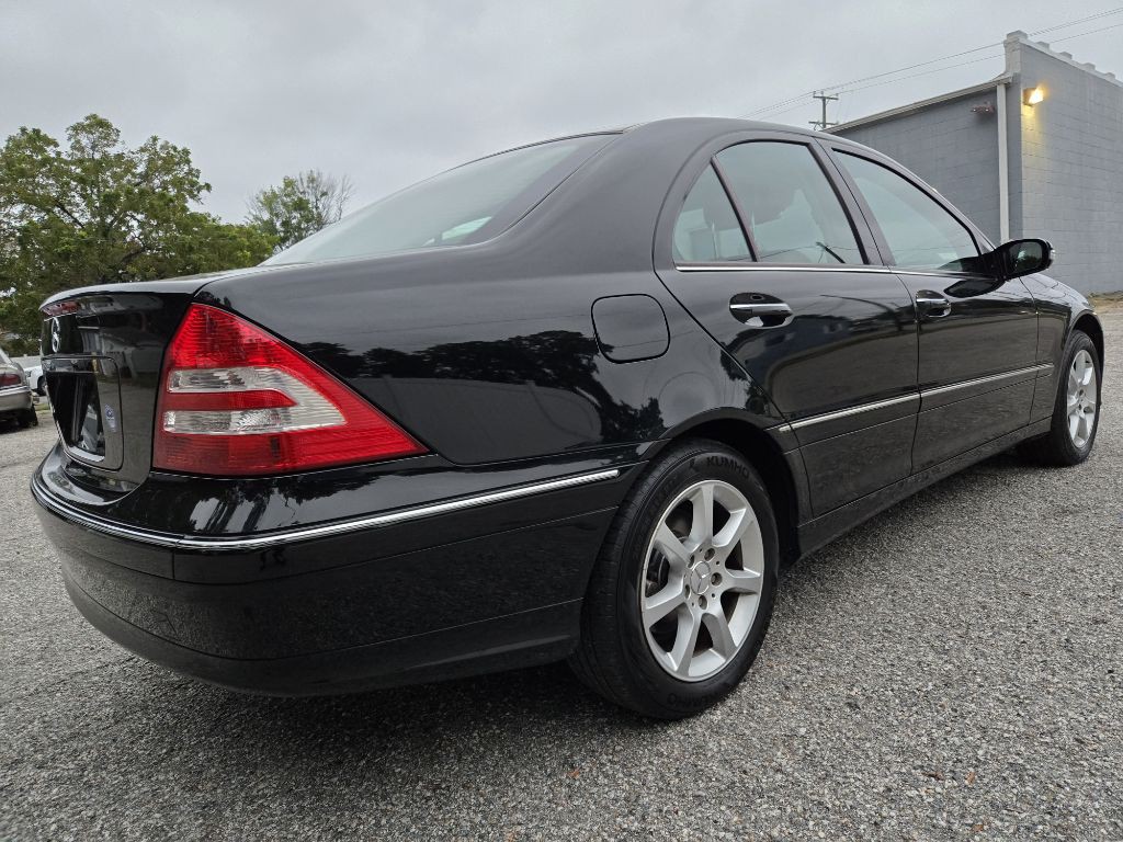 2007 Mercedes-Benz C-Class Image 4