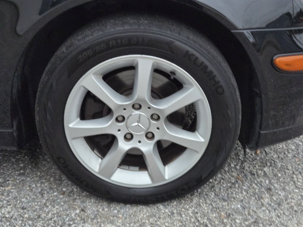 2007 Mercedes-Benz C-Class Image 9
