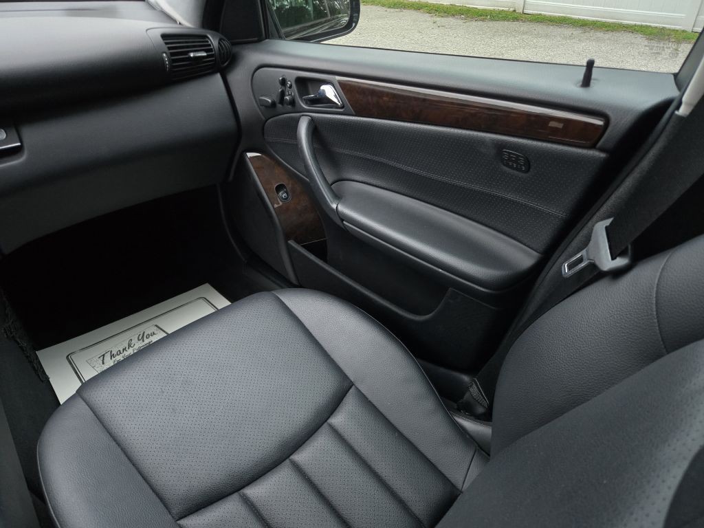 2007 Mercedes-Benz C-Class Image 18