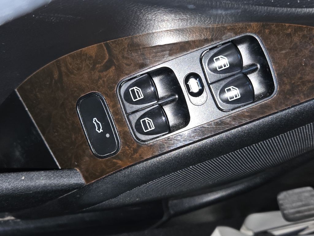 2007 Mercedes-Benz C-Class Image 24