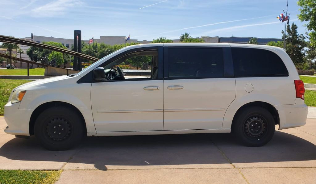 2012 Dodge Grand Caravan Image 2