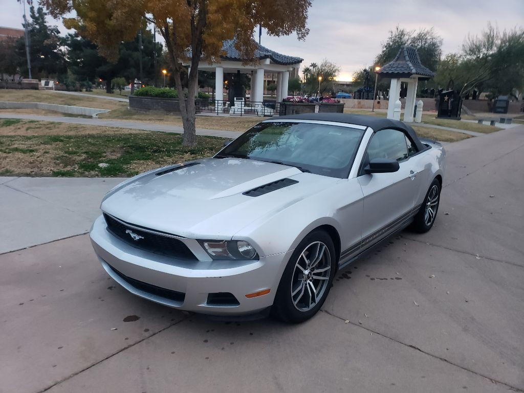 2011 Ford Mustang Image 2
