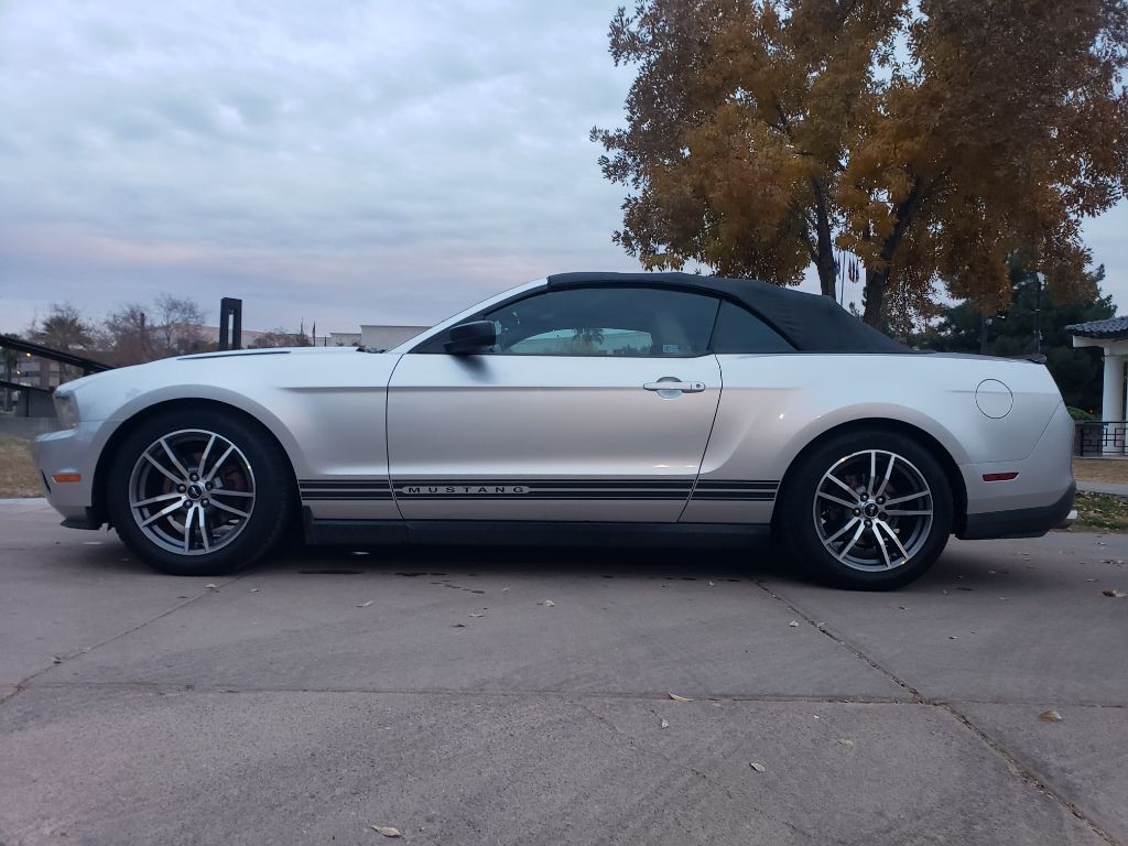 2011 Ford Mustang Image 3