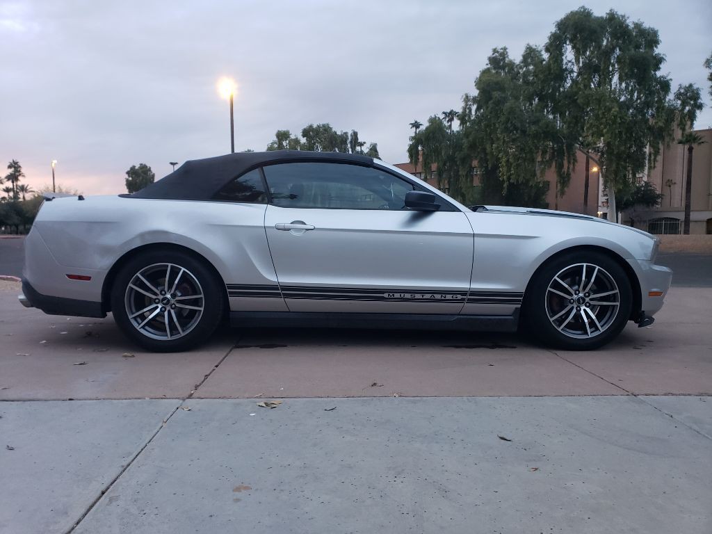 2011 Ford Mustang Image 9
