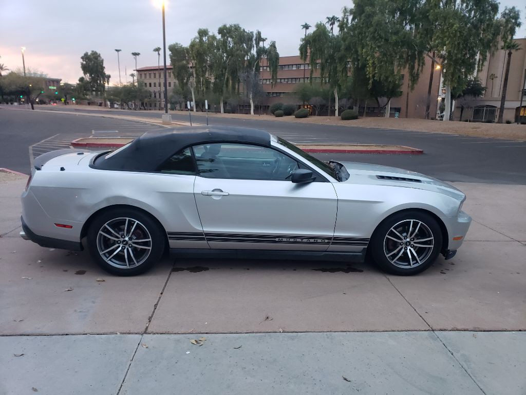 2011 Ford Mustang Image 10