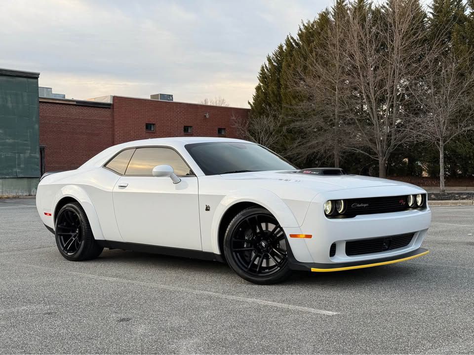 2023 Dodge Challenger Image 3