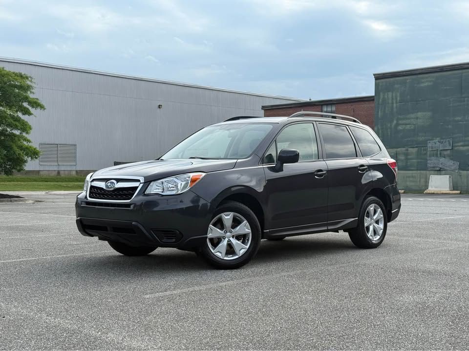 2015 Subaru Forester Image 1