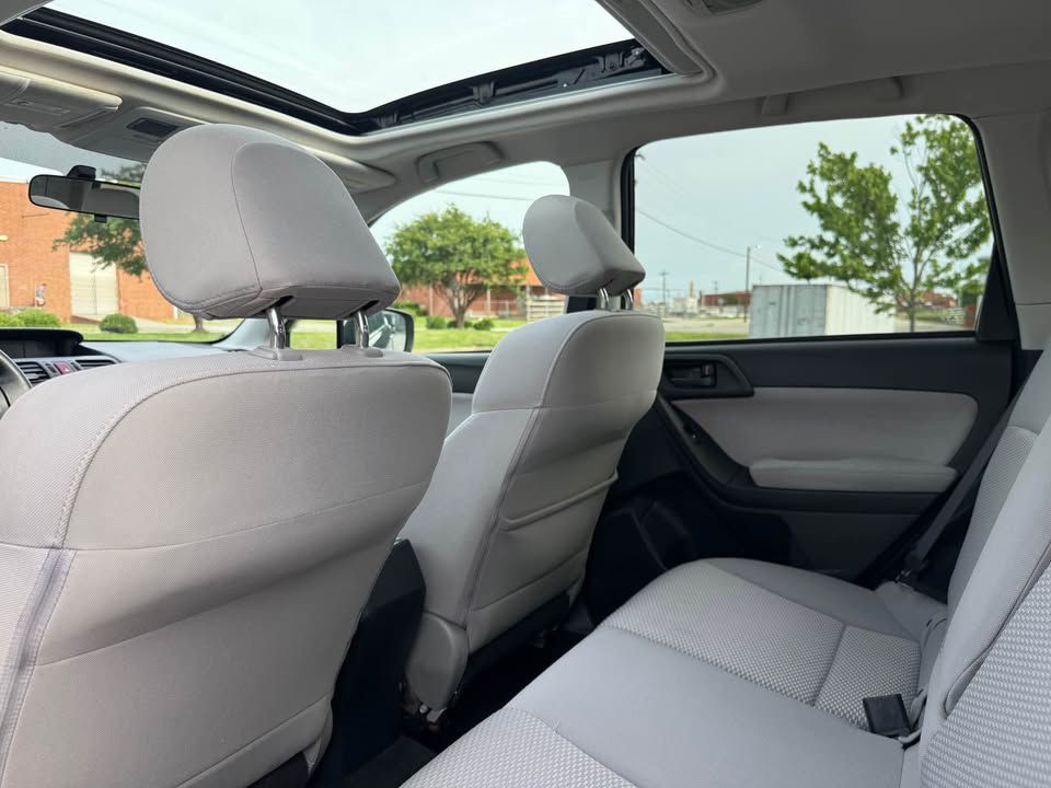 2015 Subaru Forester Image 9