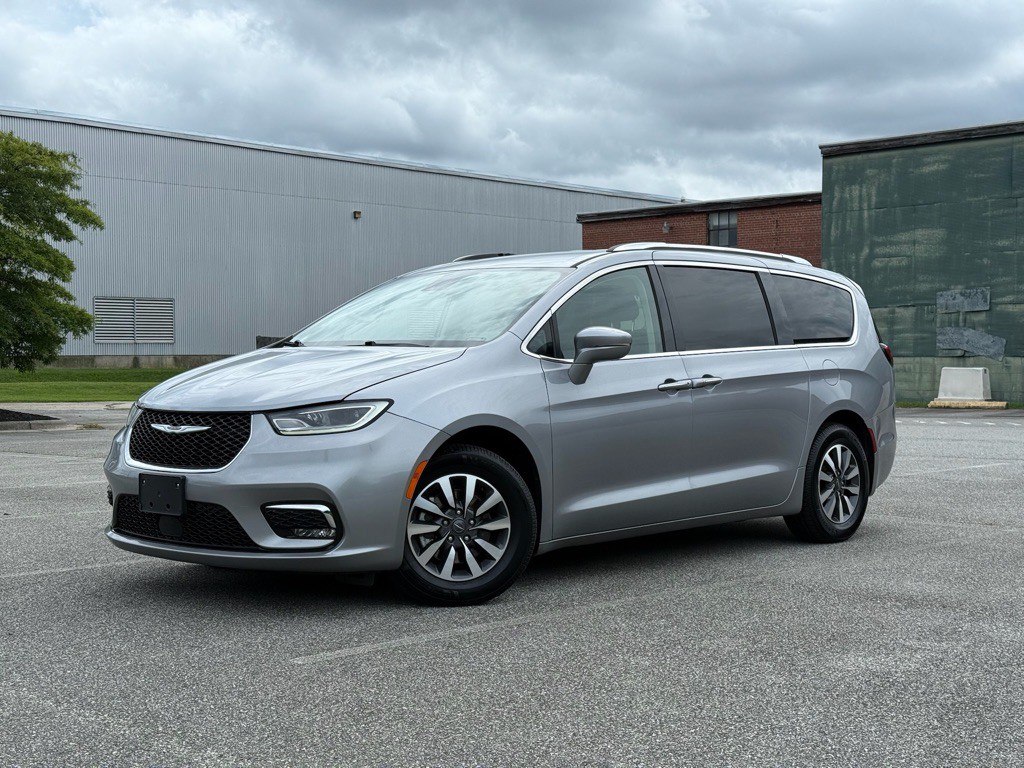 2021 Chrysler Pacifica Image 1