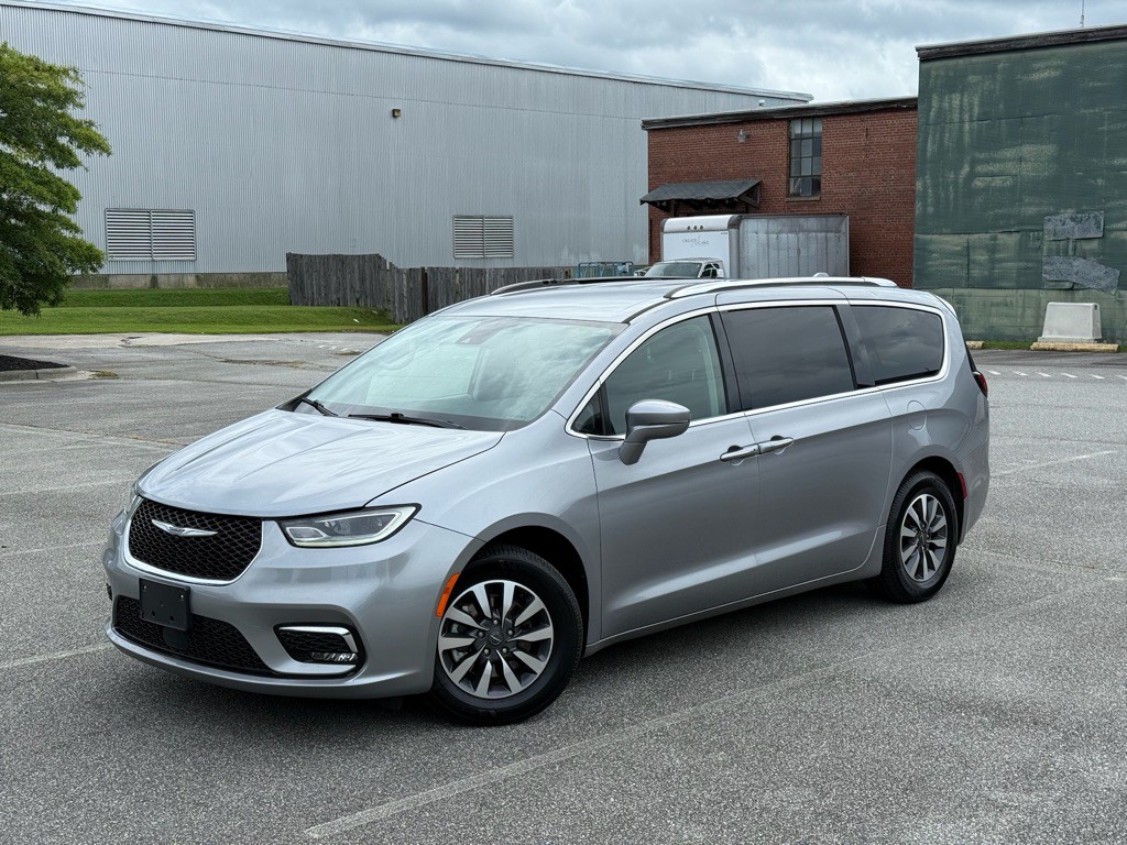 2021 Chrysler Pacifica Image 2