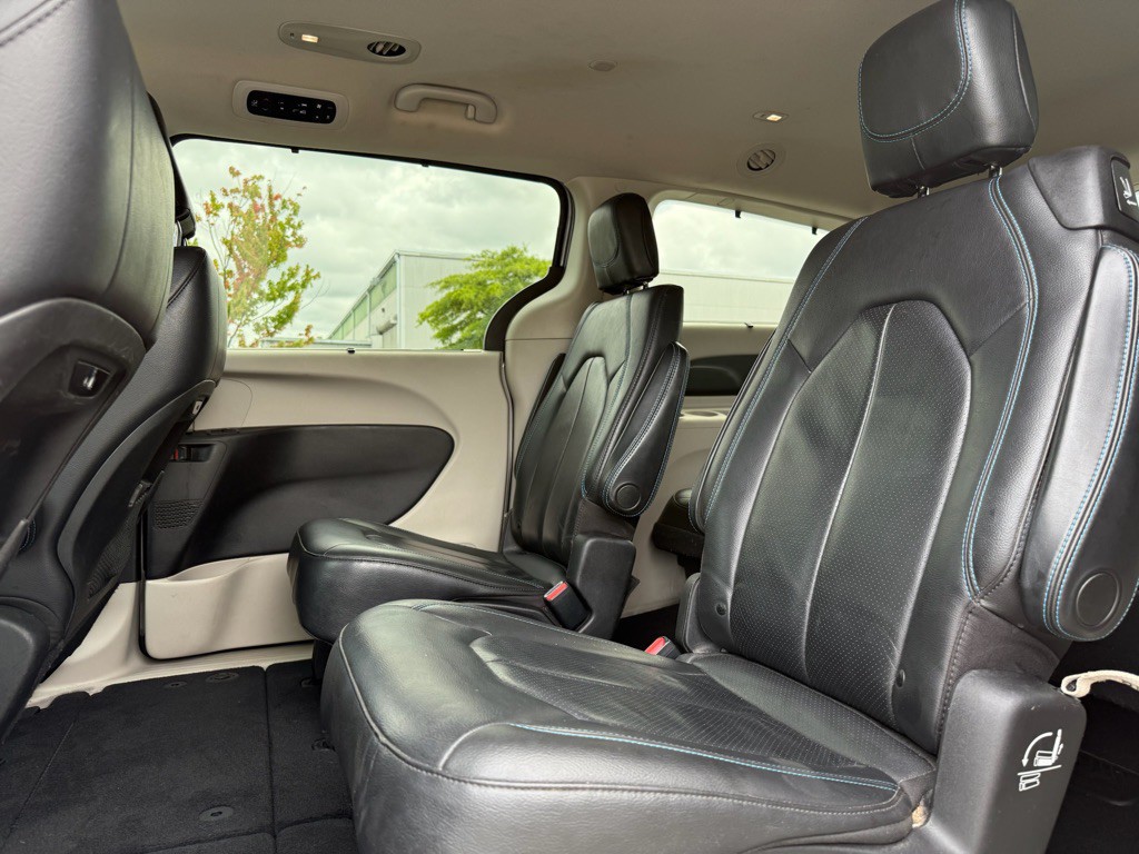 2021 Chrysler Pacifica Image 10