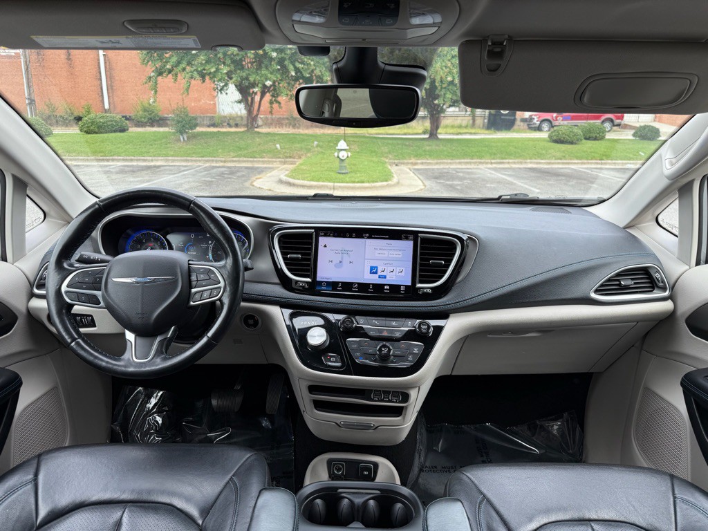 2021 Chrysler Pacifica Image 12
