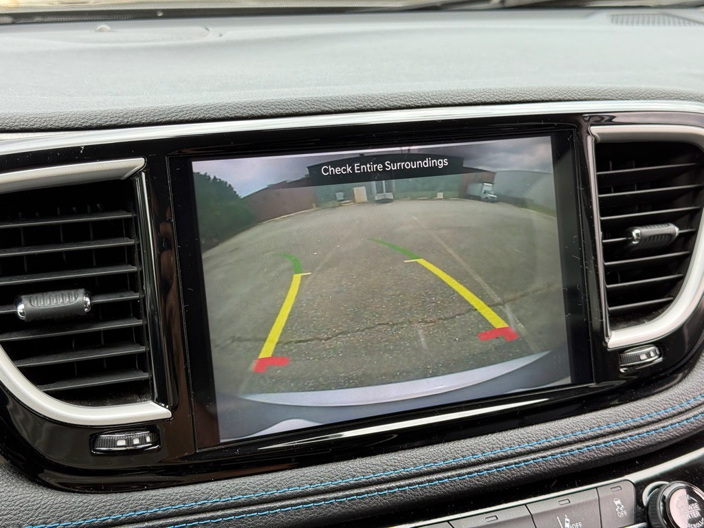 2021 Chrysler Pacifica Image 16