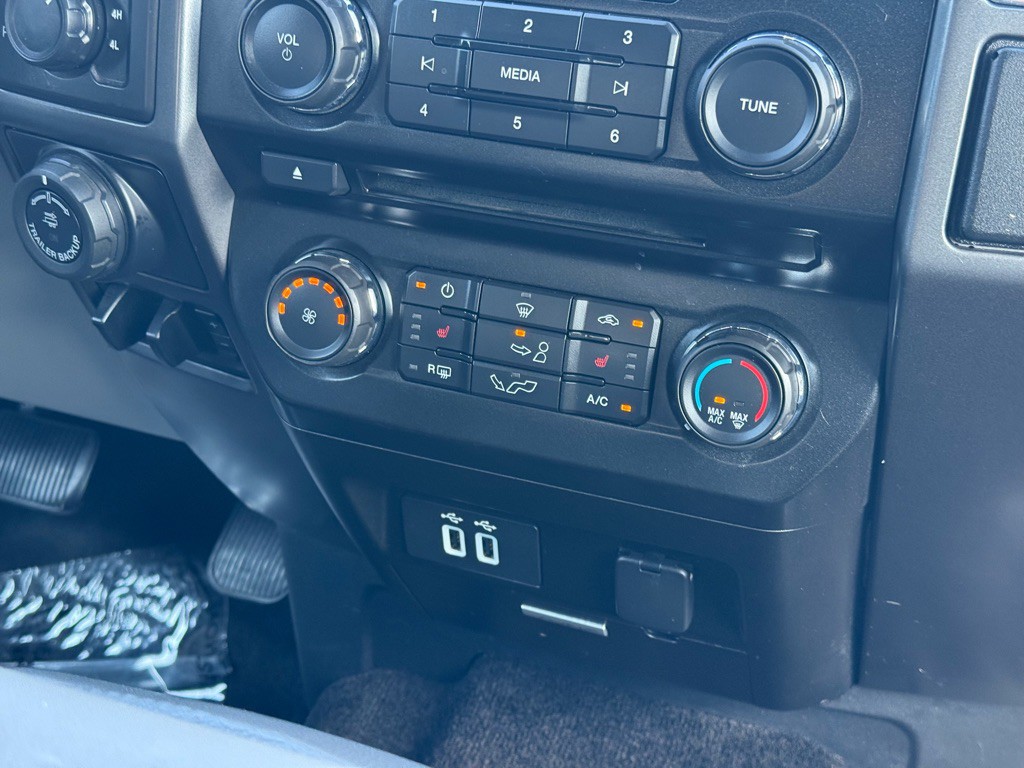 2017 Ford F-150 Image 32