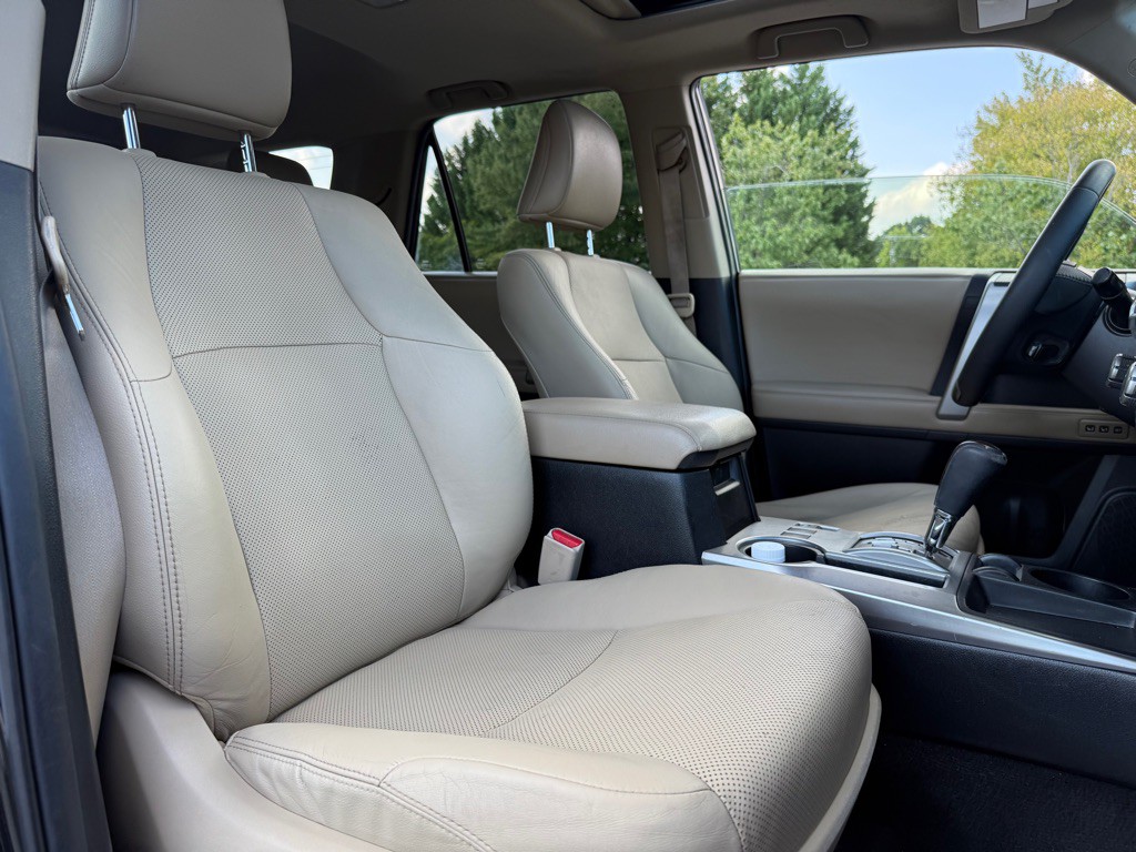 2014 Toyota 4Runner Image 19