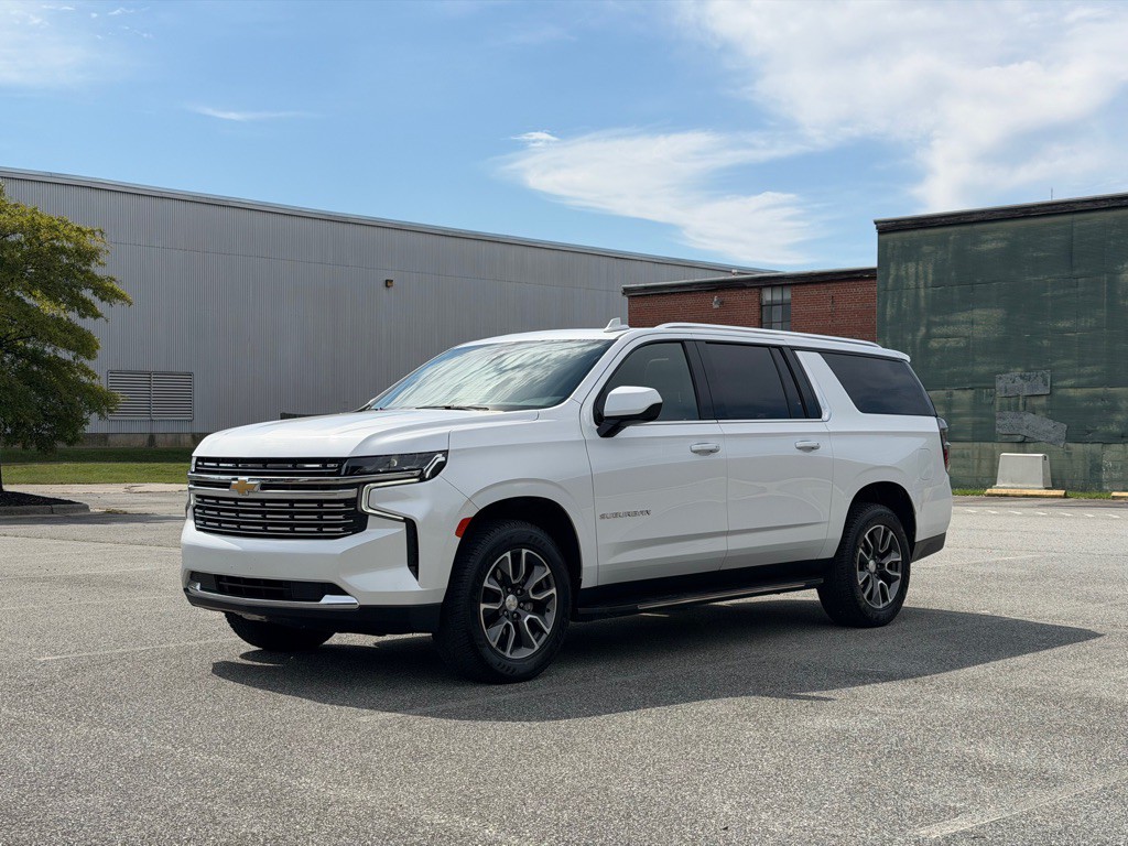 2021 Chevrolet Suburban Image 1