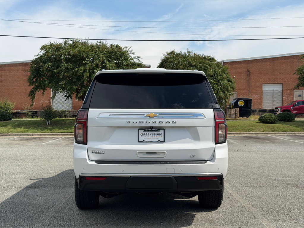 2021 Chevrolet Suburban Image 5