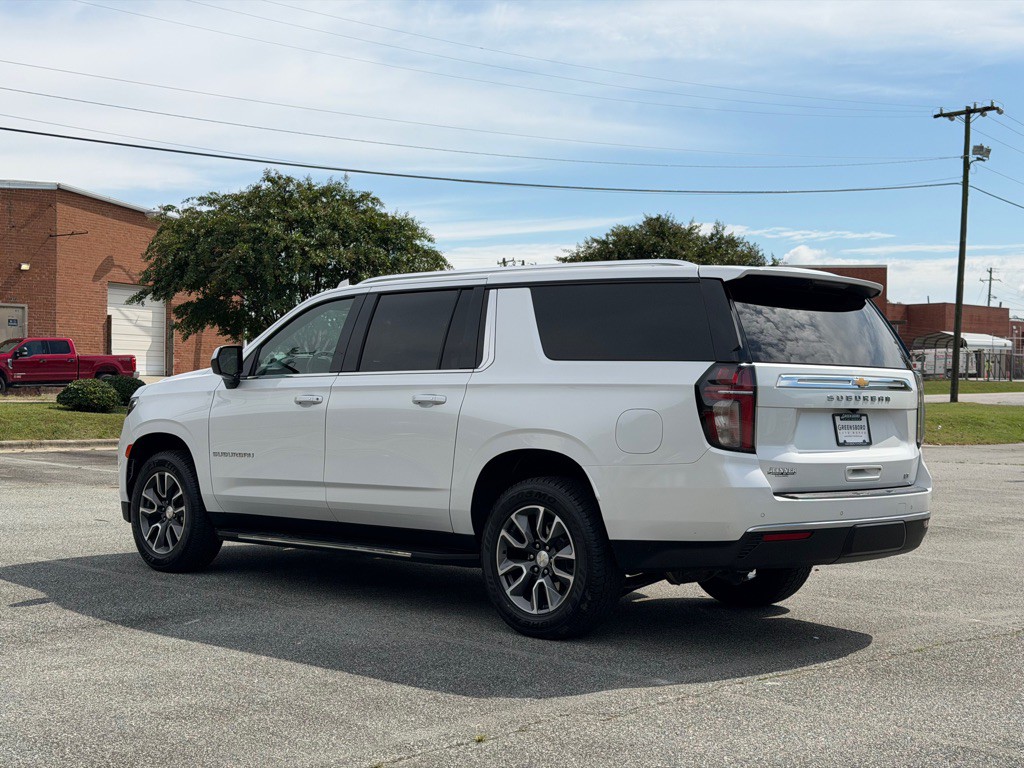 2021 Chevrolet Suburban Image 6