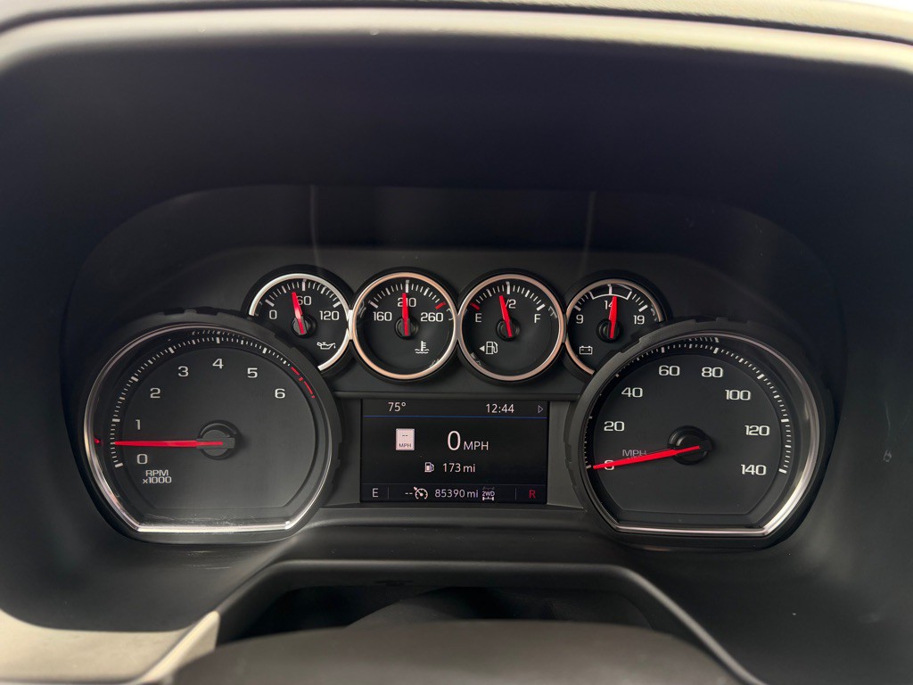 2021 Chevrolet Suburban Image 21