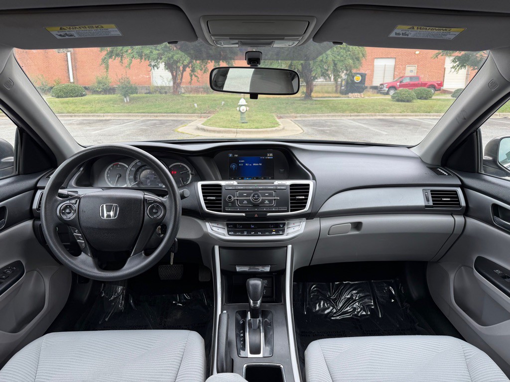 2015 Honda Accord Image 11