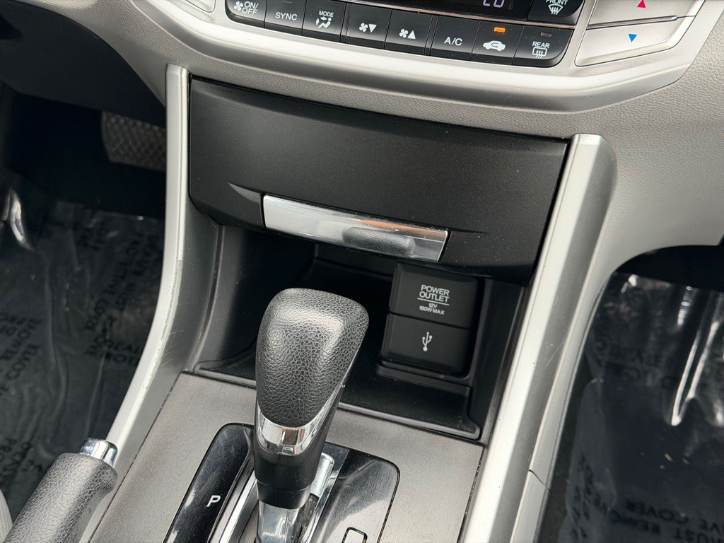2015 Honda Accord Image 13