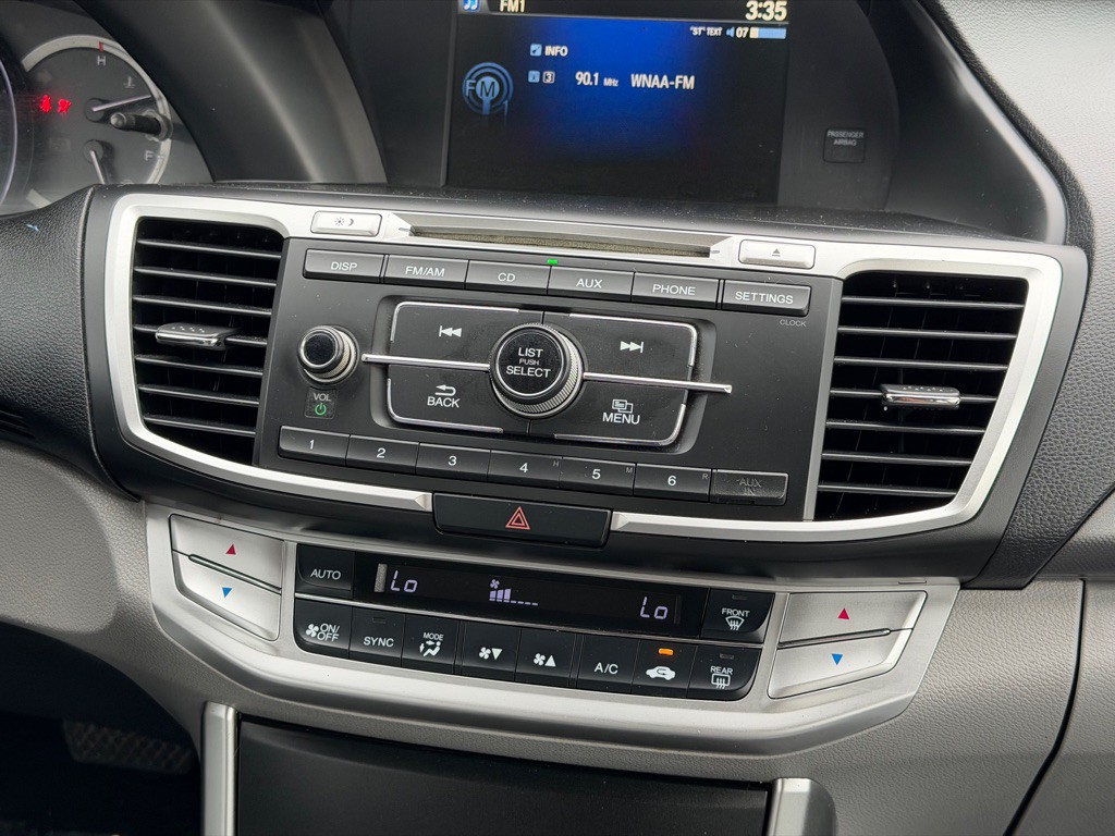 2015 Honda Accord Image 14